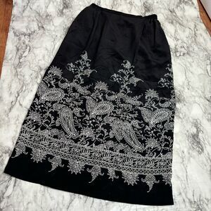 DIANE von FURSTENBERG 100% Silk black white paisley print skirt size medium midi